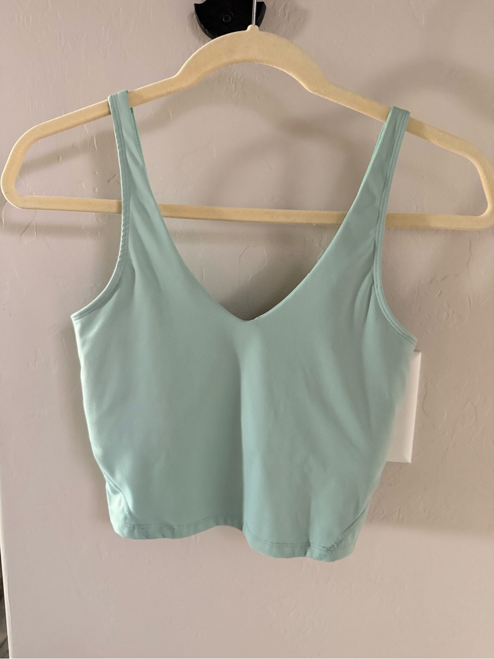 V-Neck Cropped athletic Tank Top - Mint